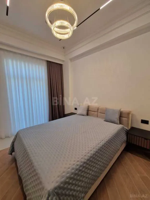 Satılır 3 otaqlı mənzil 105 m²