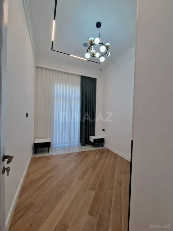 Satılır 3 otaqlı mənzil 105 m²