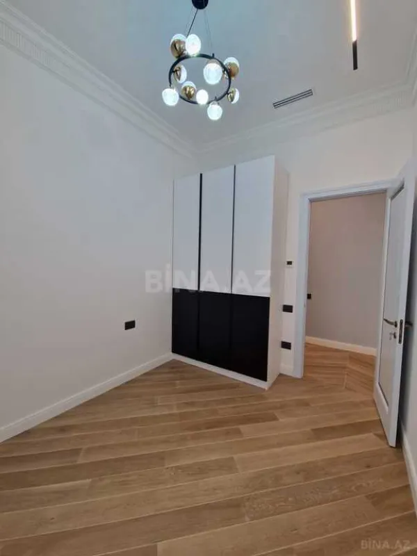 Satılır 3 otaqlı mənzil 105 m²