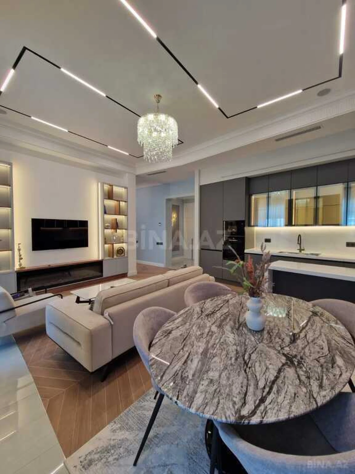 Satılır 3 otaqlı mənzil 105 m²