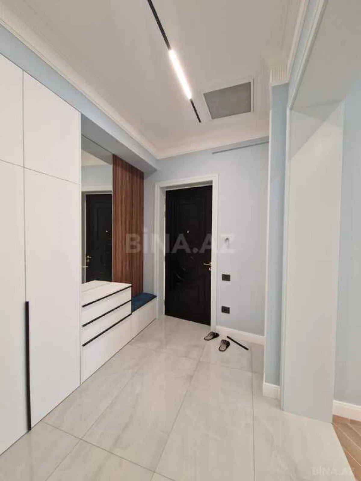 Satılır 3 otaqlı mənzil 105 m²