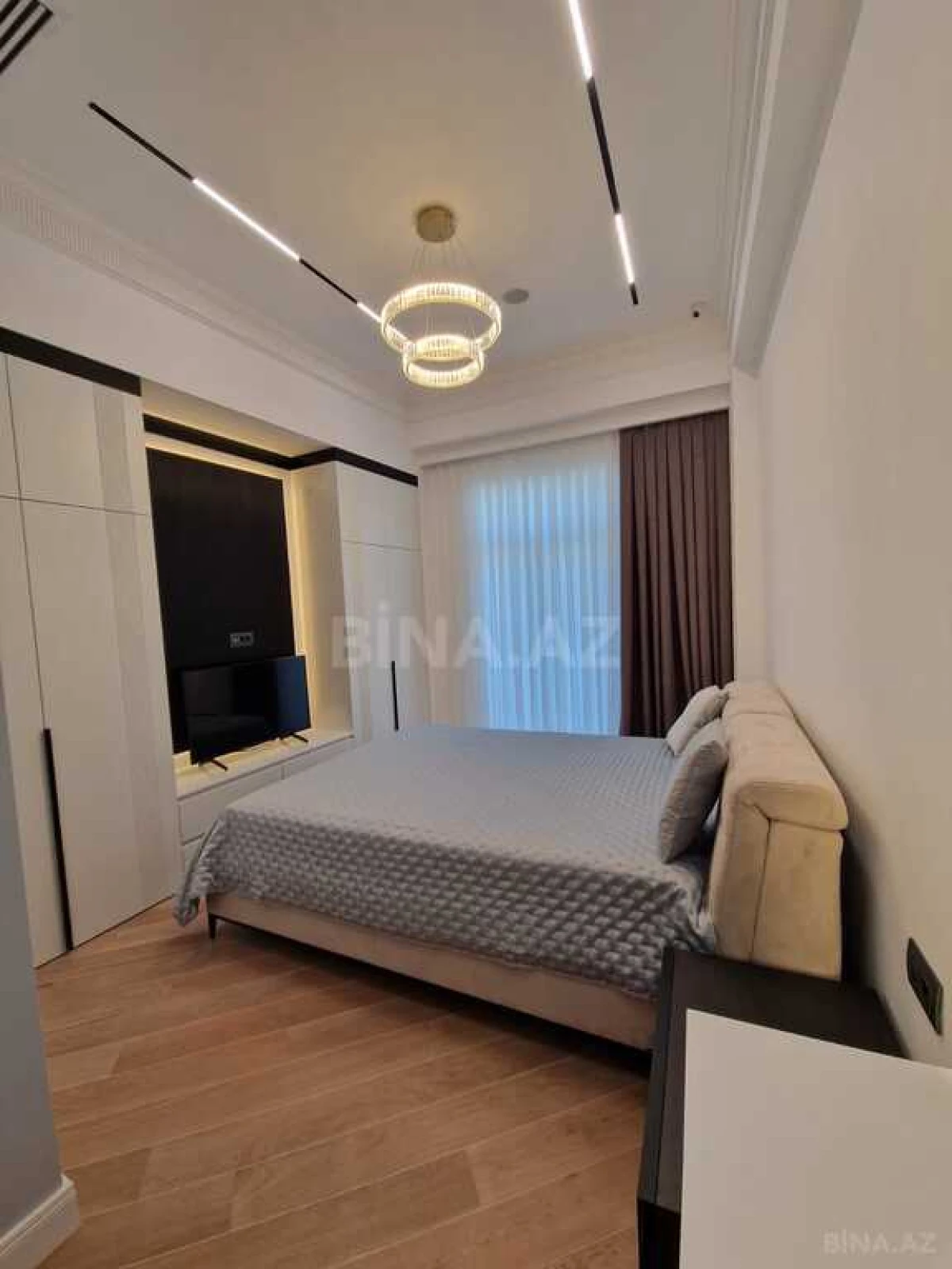 Satılır 3 otaqlı mənzil 105 m²