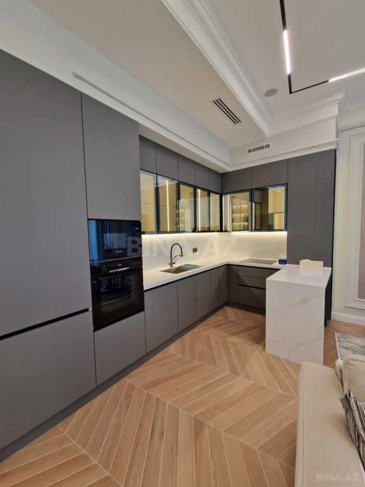 Satılır 3 otaqlı mənzil 105 m²