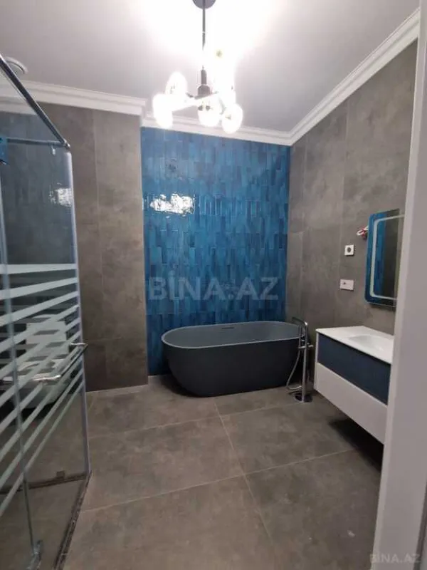Satılır 4 otaqlı mənzil 261 m²