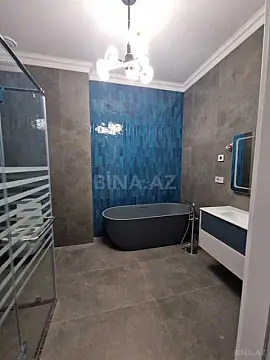 Satılır 4 otaqlı mənzil 261 m²