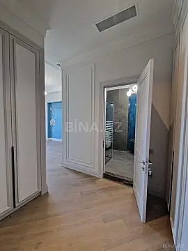 Satılır 4 otaqlı mənzil 261 m²