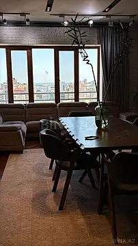 Satılır 5 otaqlı mənzil 240 m²