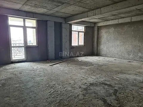 Satılır 3 otaqlı mənzil 122 m²