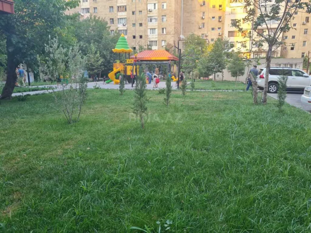 Satılır 3 otaqlı mənzil 122 m²