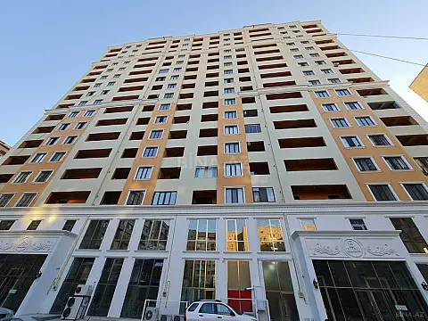 Satılır 3 otaqlı mənzil 122 m²