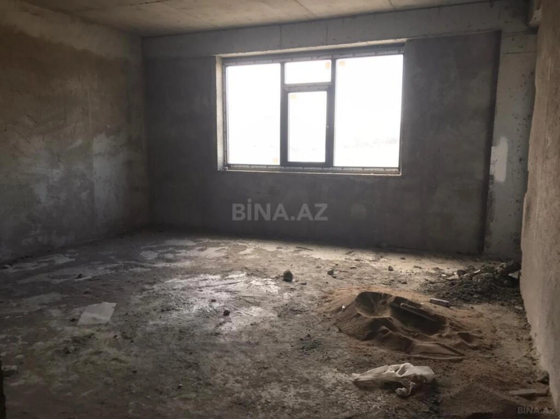 Satılır 3 otaqlı mənzil 122 m²