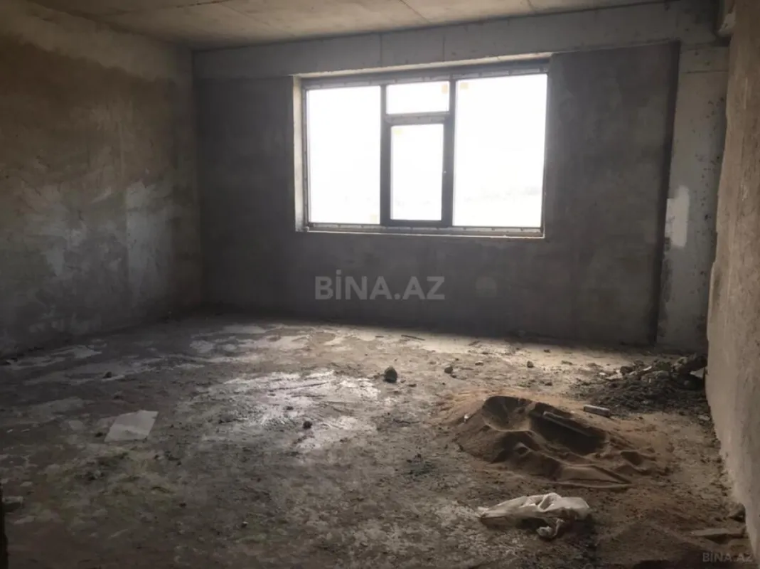 Satılır 3 otaqlı mənzil 122 m²