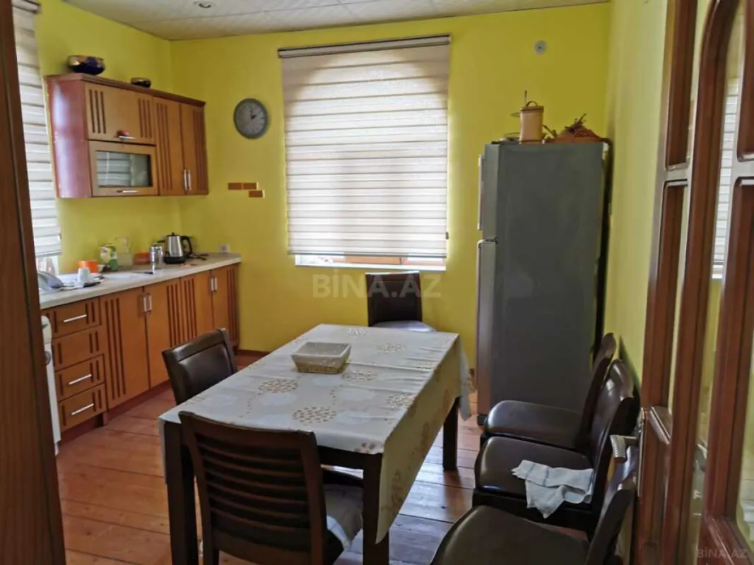 Satılır 5 otaqlı həyət evi 570 m²