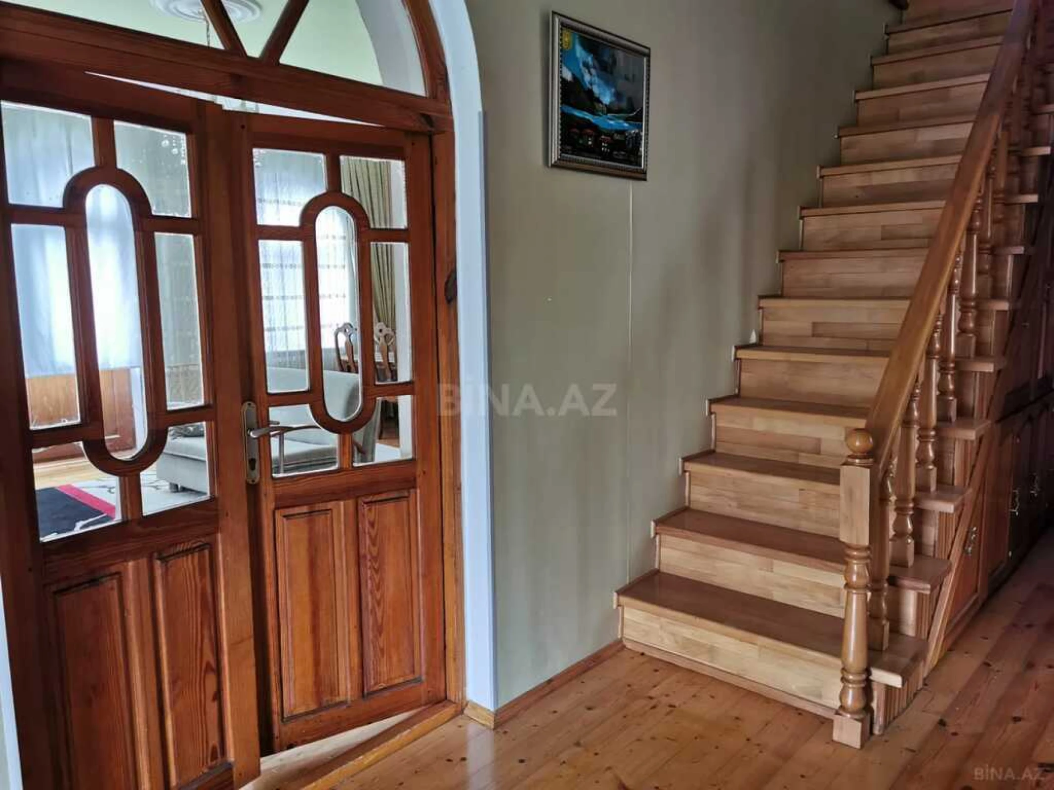 Satılır 5 otaqlı həyət evi 570 m²