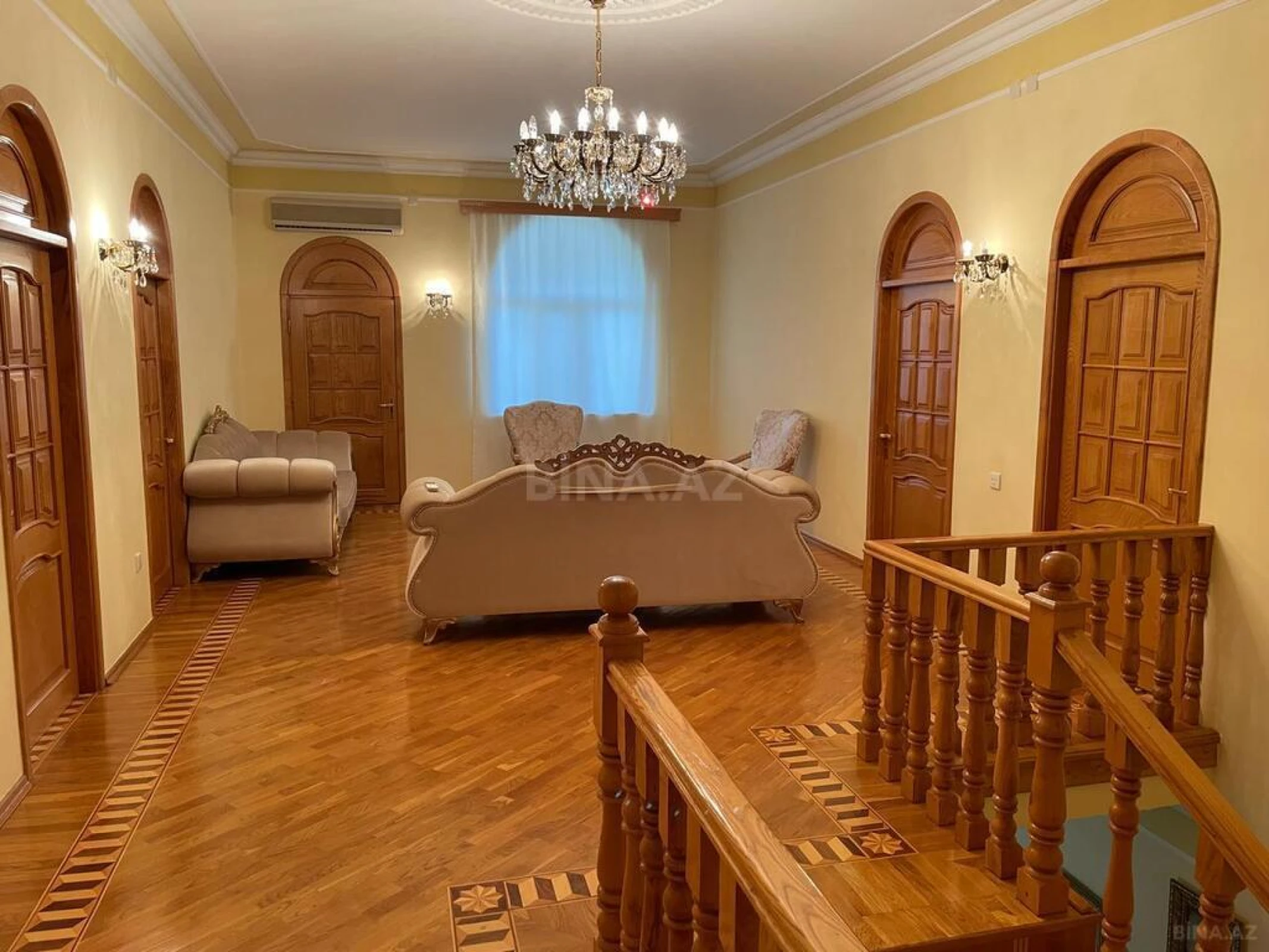 Satılır 7 otaqlı həyət evi 750 m²