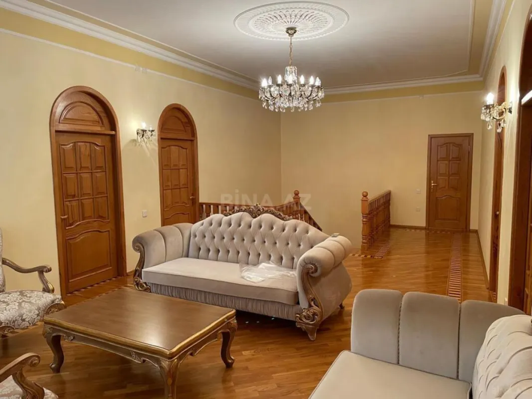 Satılır 7 otaqlı həyət evi 750 m²