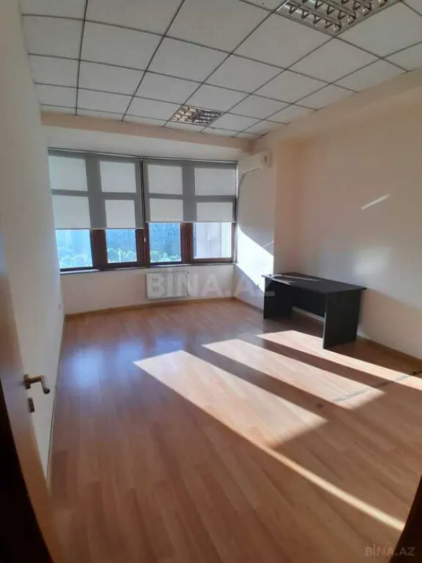 Kirayə verilir 5 otaqlı ofis 250 m²