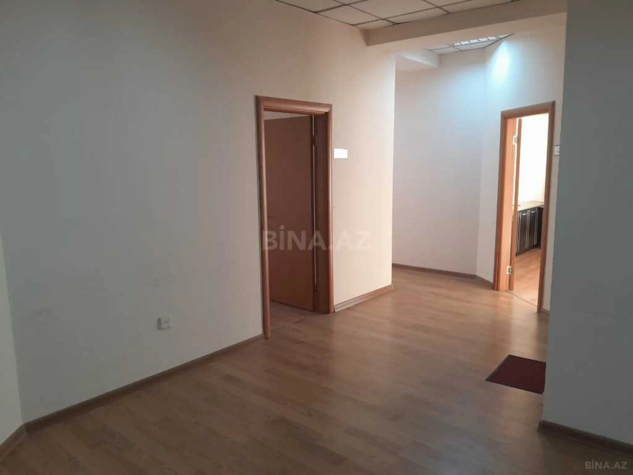 Kirayə verilir 5 otaqlı ofis 250 m²