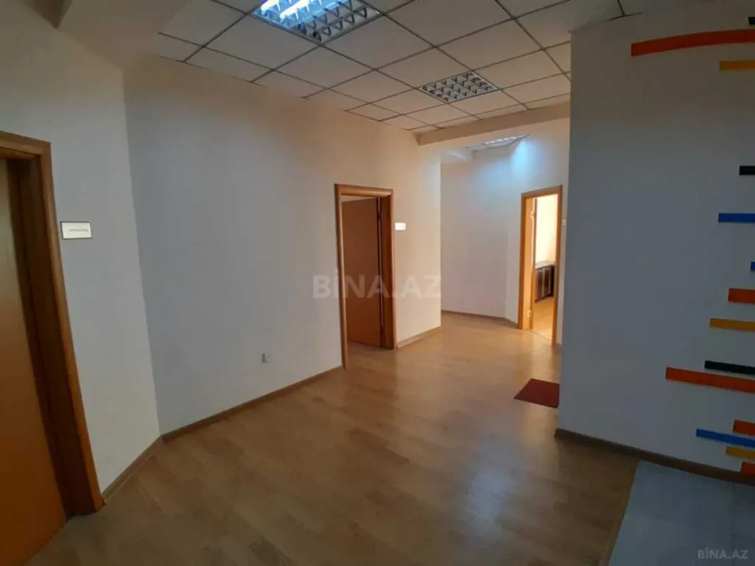 Kirayə verilir 5 otaqlı ofis 250 m²