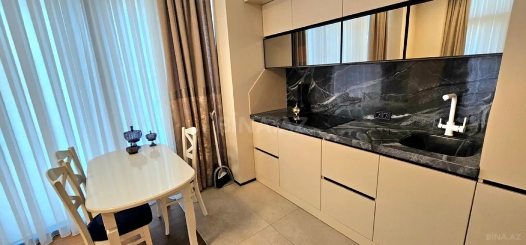 Satılır 2 otaqlı mənzil 75 m²