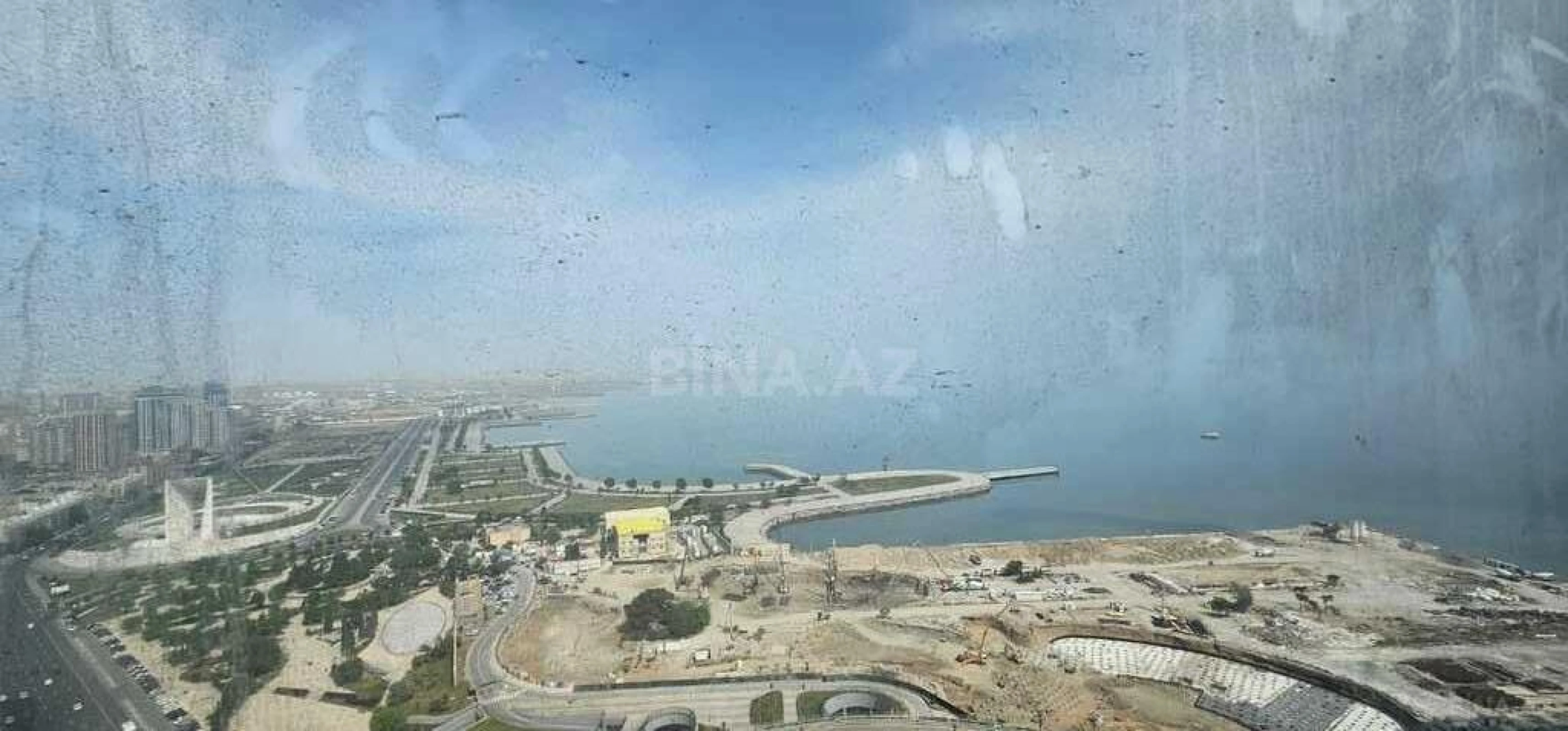 Satılır 3 otaqlı mənzil 140 m²