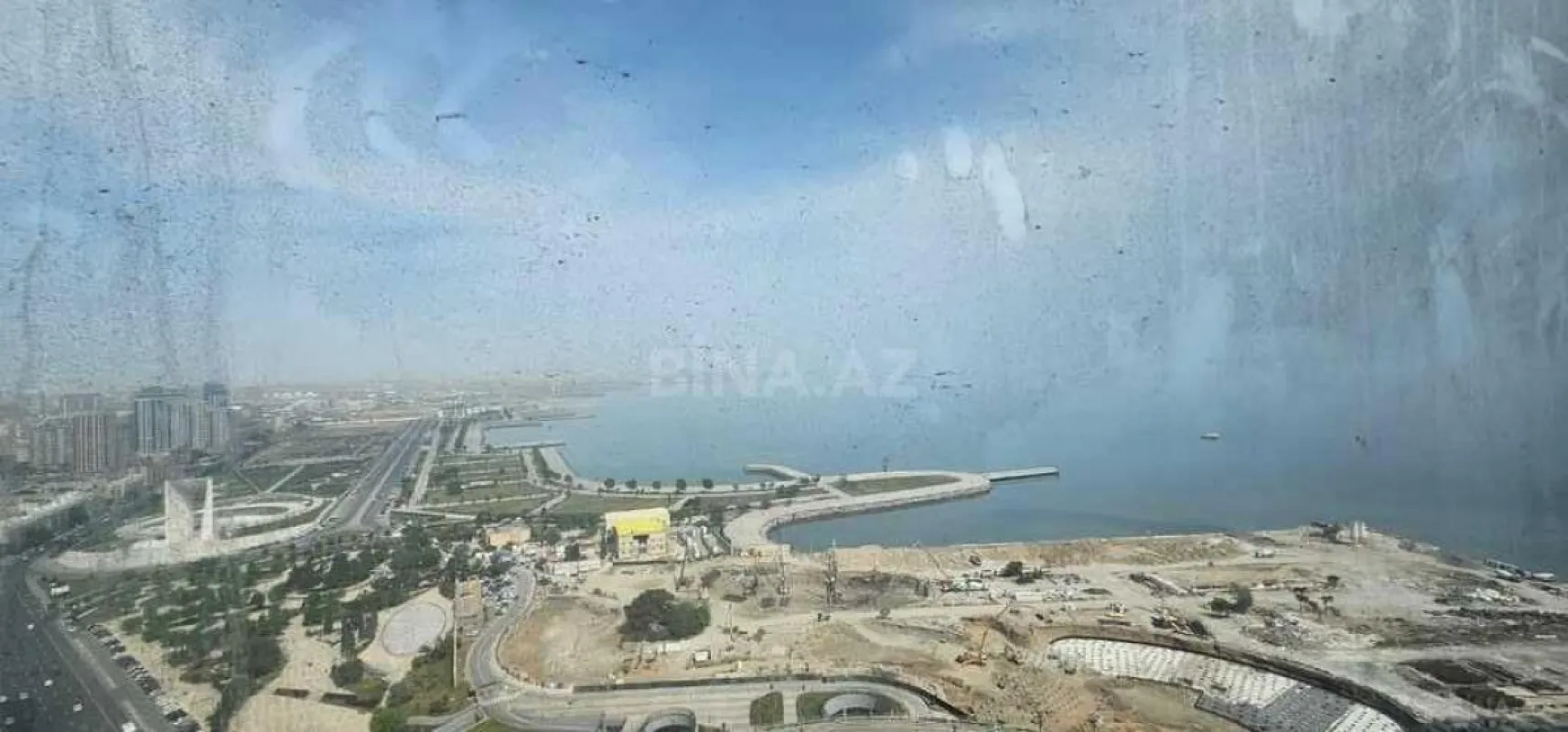 Satılır 3 otaqlı mənzil 140 m²