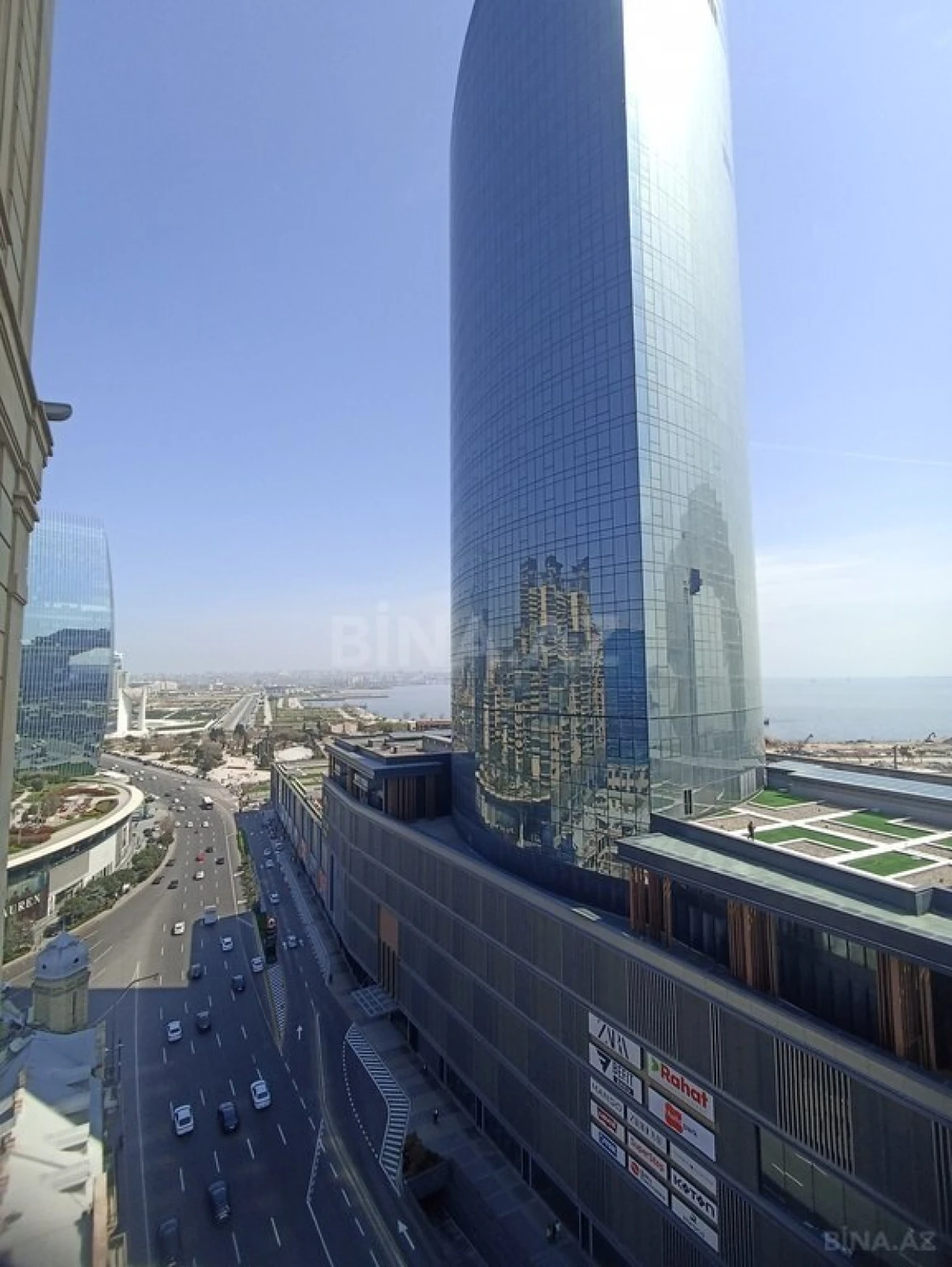 Satılır 3 otaqlı mənzil 140 m²