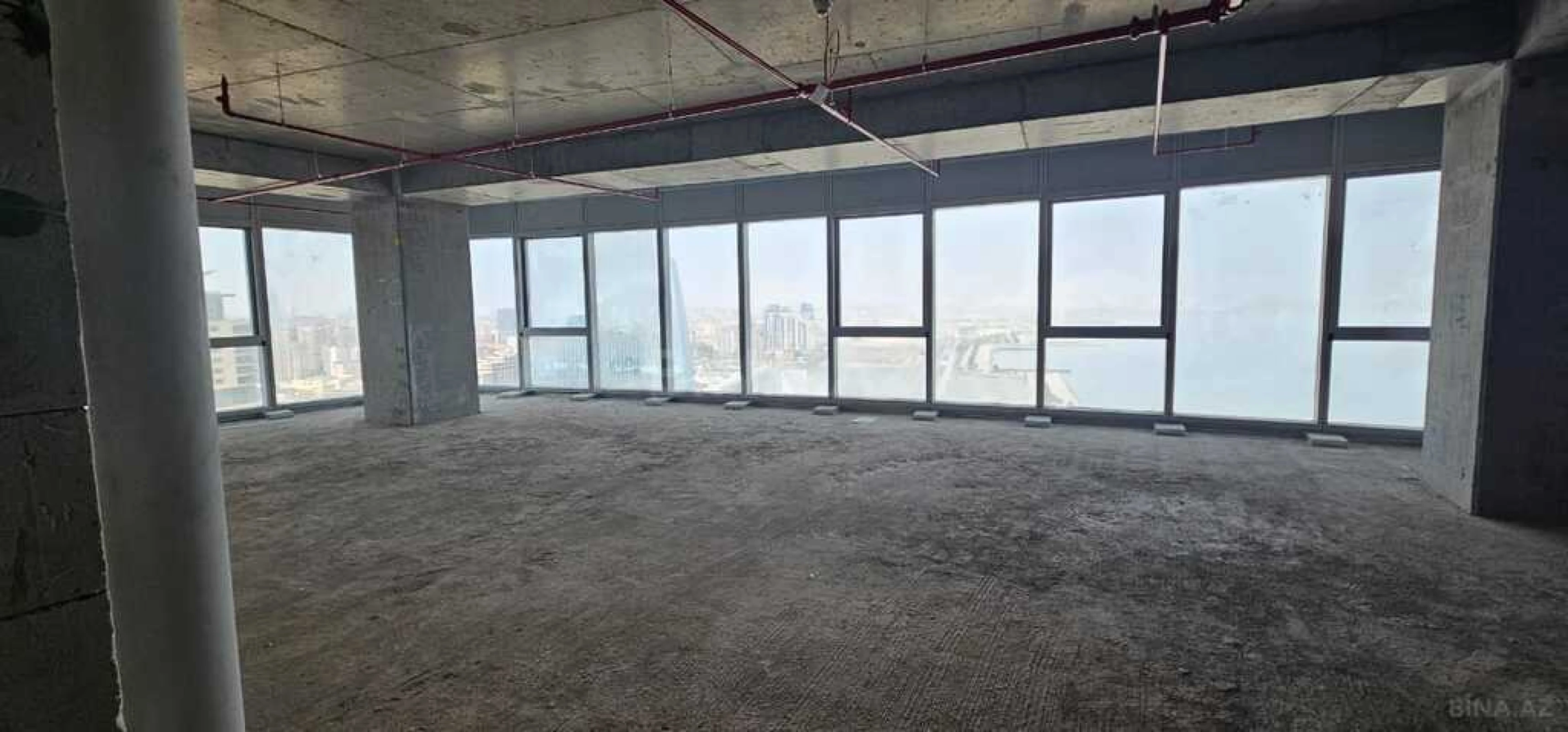 Satılır 3 otaqlı mənzil 140 m²