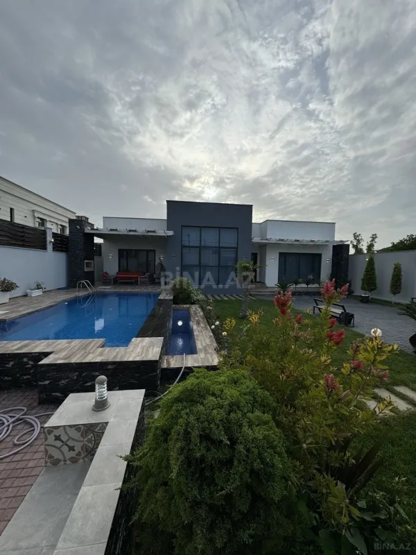 Satılır 4 otaqlı həyət evi 220 m²