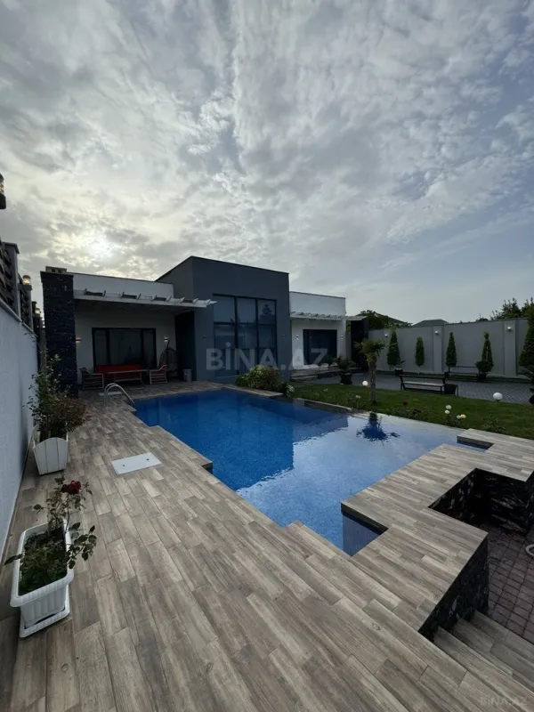 Satılır 4 otaqlı həyət evi 220 m²