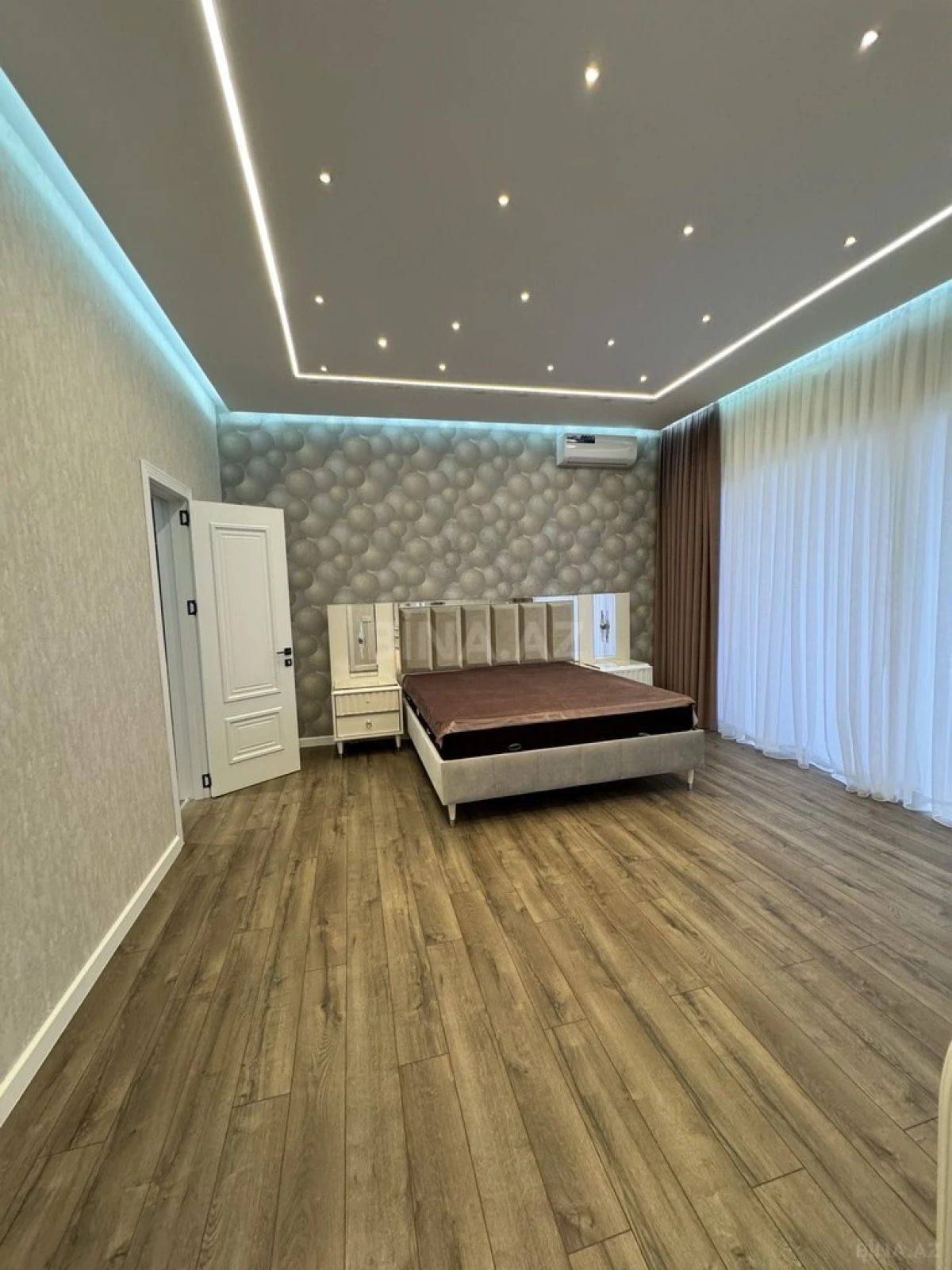 Satılır 4 otaqlı həyət evi 220 m²