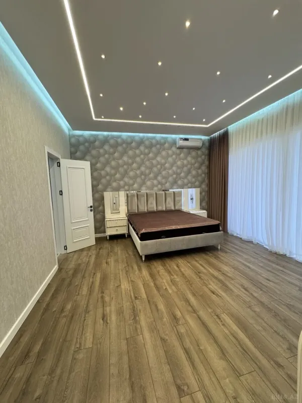 Satılır 4 otaqlı həyət evi 220 m²