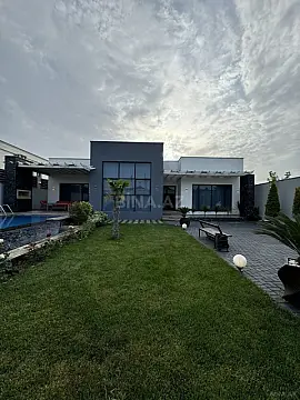 Satılır 4 otaqlı həyət evi 220 m²