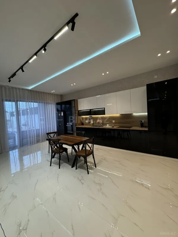 Satılır 4 otaqlı həyət evi 220 m²