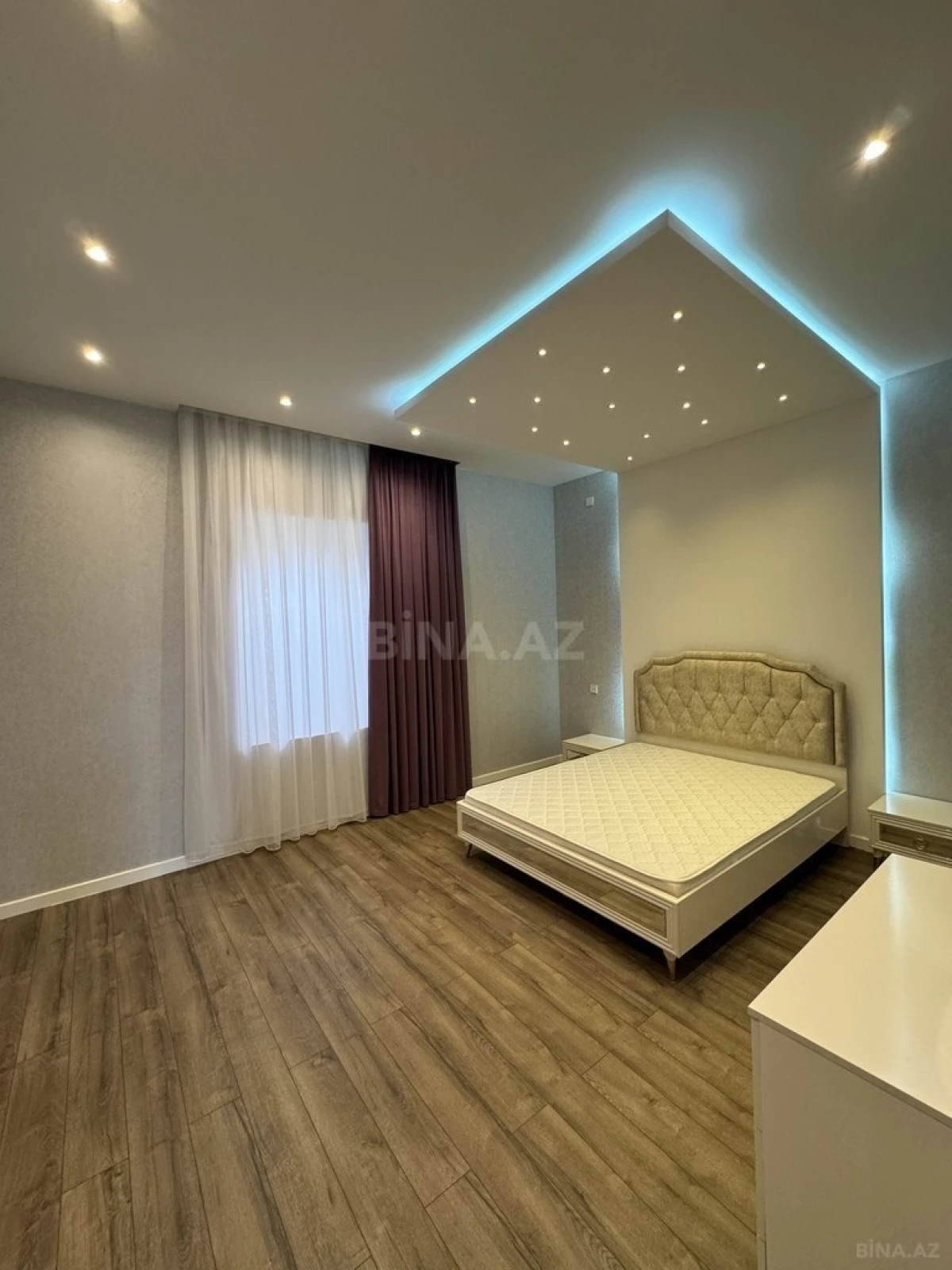 Satılır 4 otaqlı həyət evi 220 m²