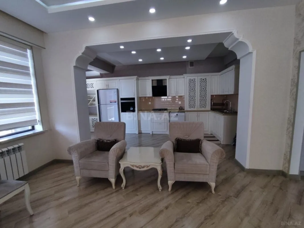 Kirayə verilir 2 otaqlı mənzil 75 m²