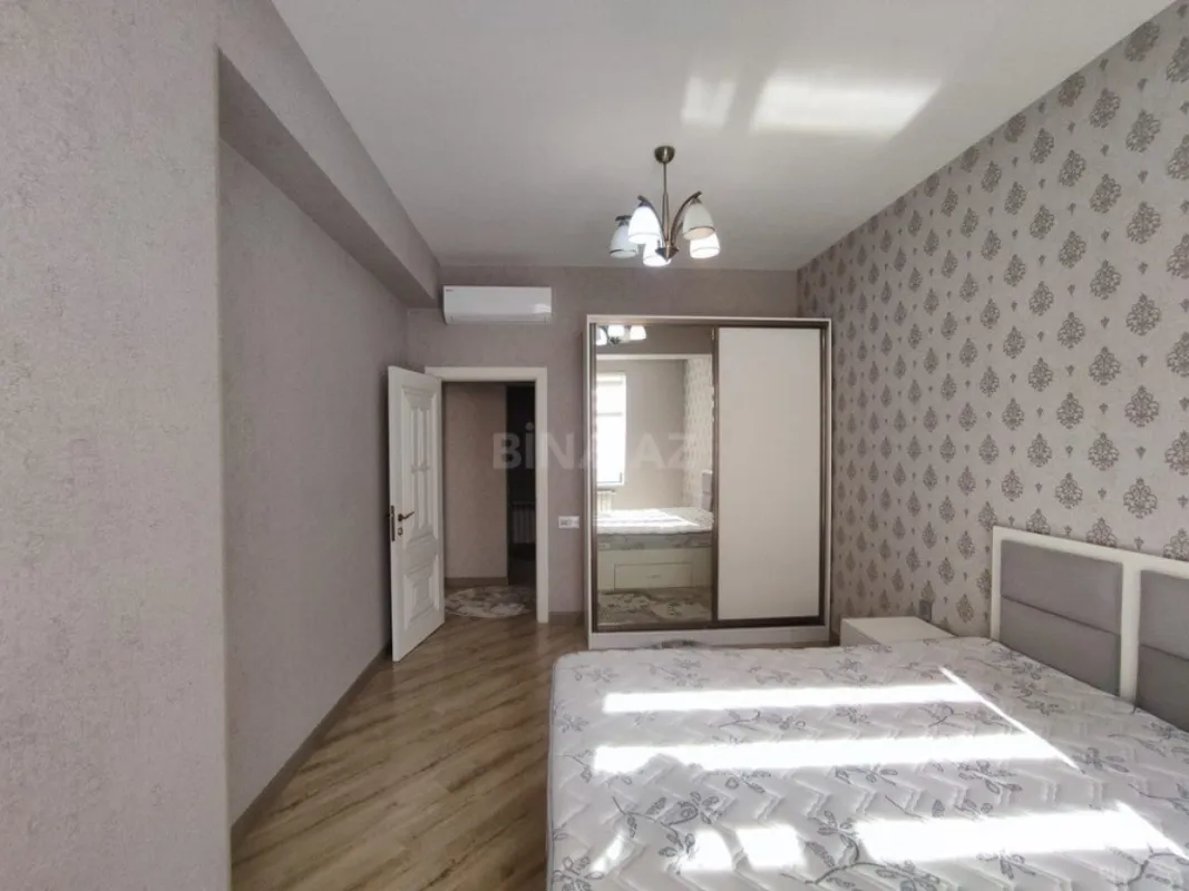 Kirayə verilir 2 otaqlı mənzil 75 m²