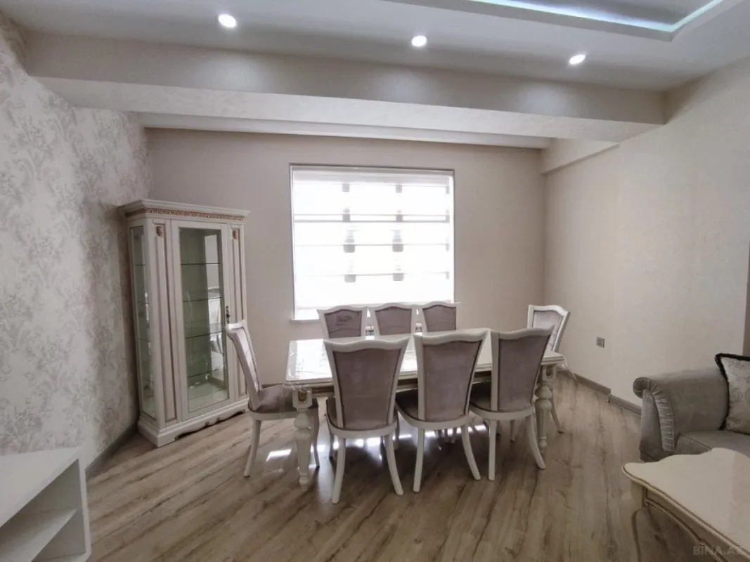 Kirayə verilir 2 otaqlı mənzil 75 m²