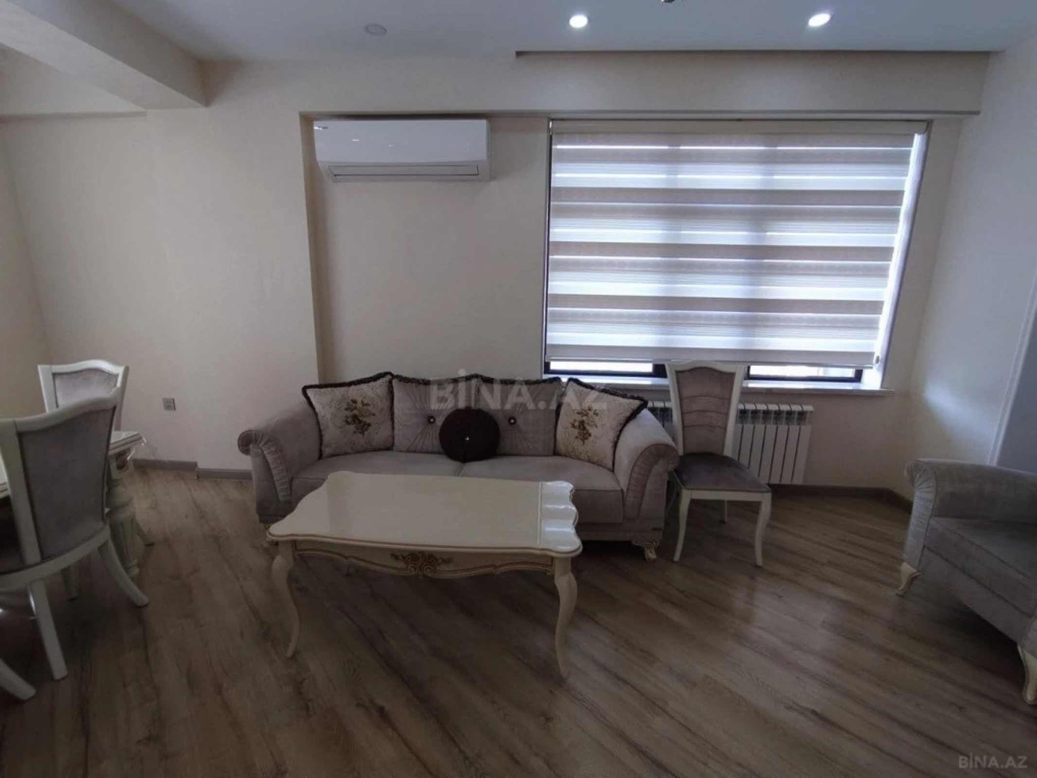 Kirayə verilir 2 otaqlı mənzil 75 m²