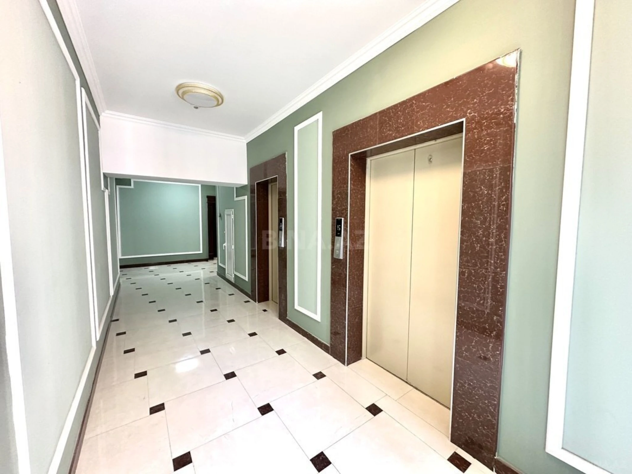 Satılır 3 otaqlı mənzil 125 m²