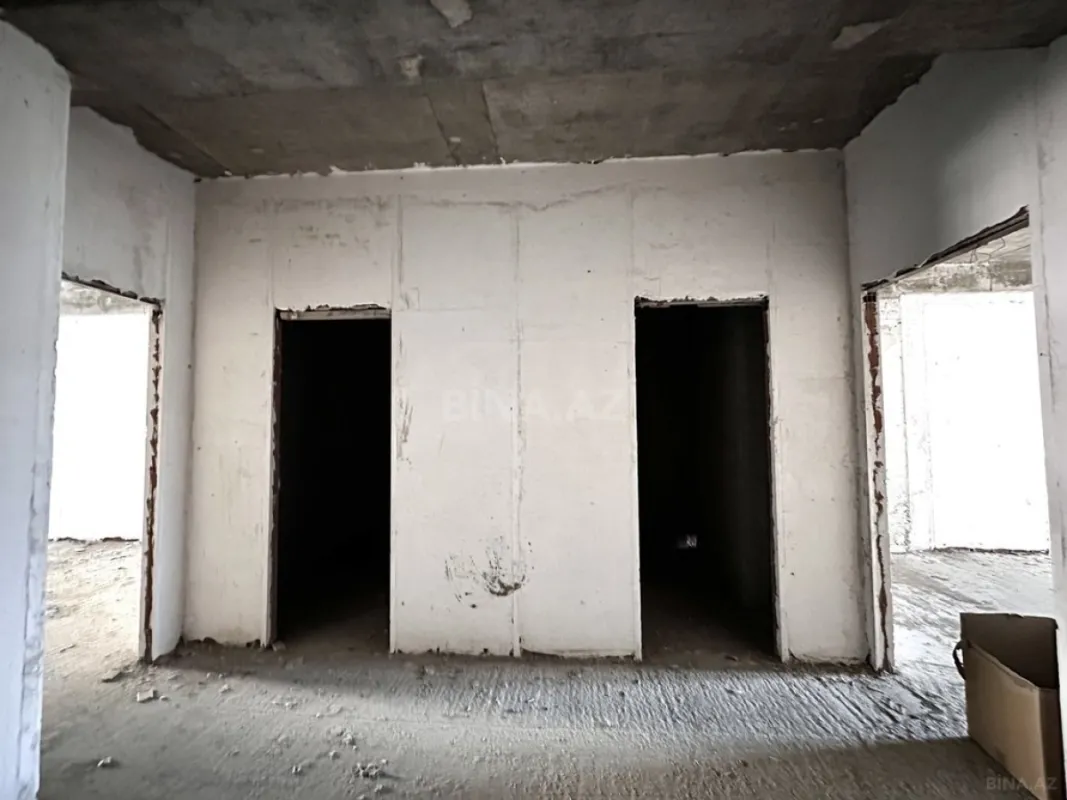 Satılır 3 otaqlı mənzil 125 m²