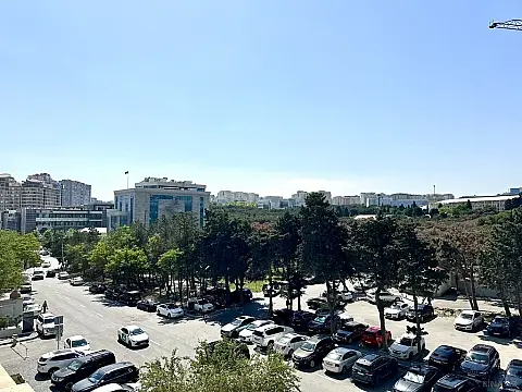 Satılır 3 otaqlı mənzil 125 m²