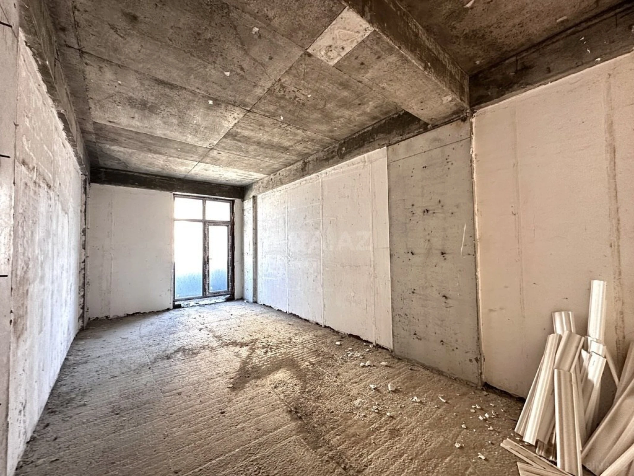 Satılır 3 otaqlı mənzil 125 m²