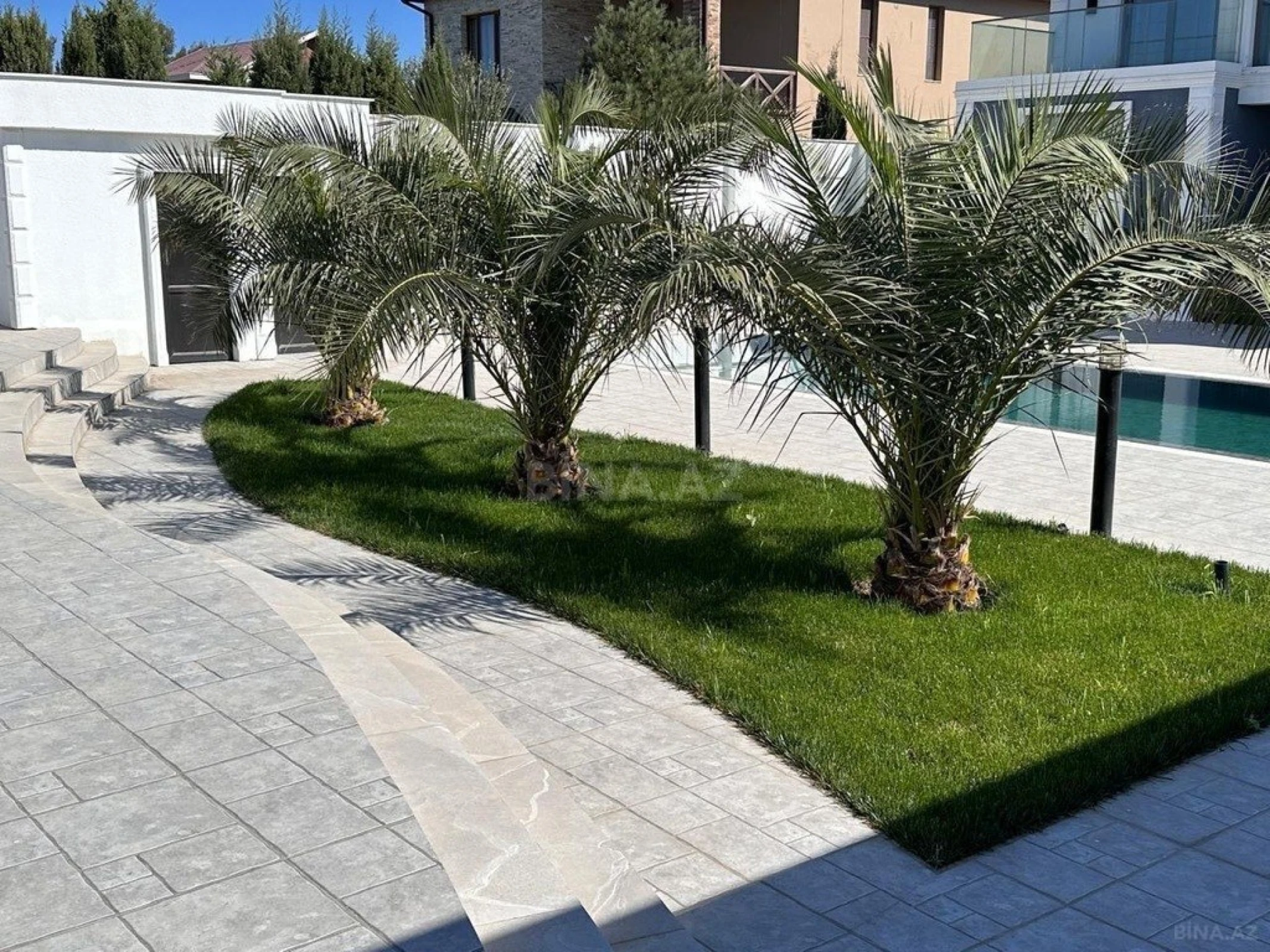 Kirayə verilir 5 otaqlı həyət evi 380 m²