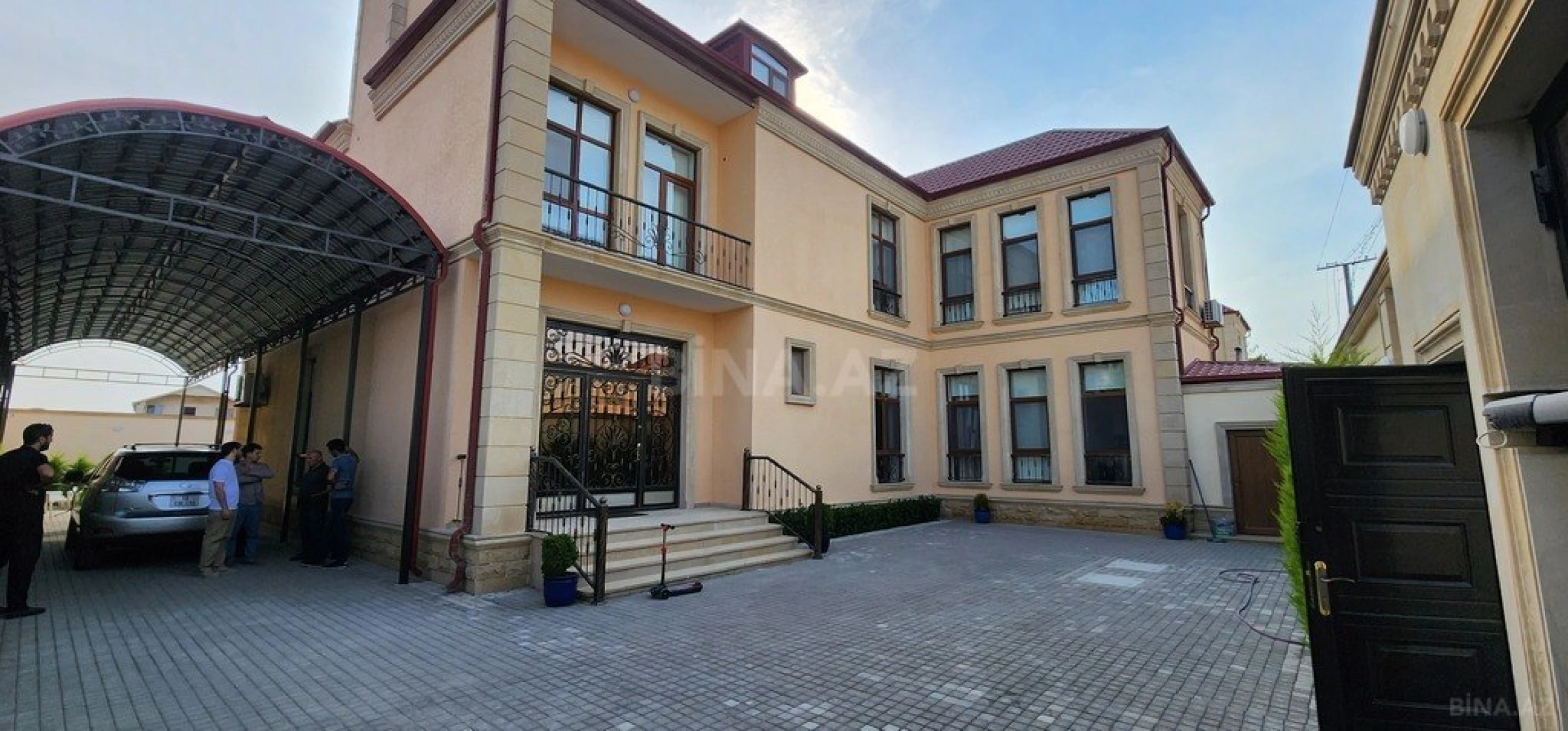 Kirayə verilir 6 otaqlı həyət evi 350 m²