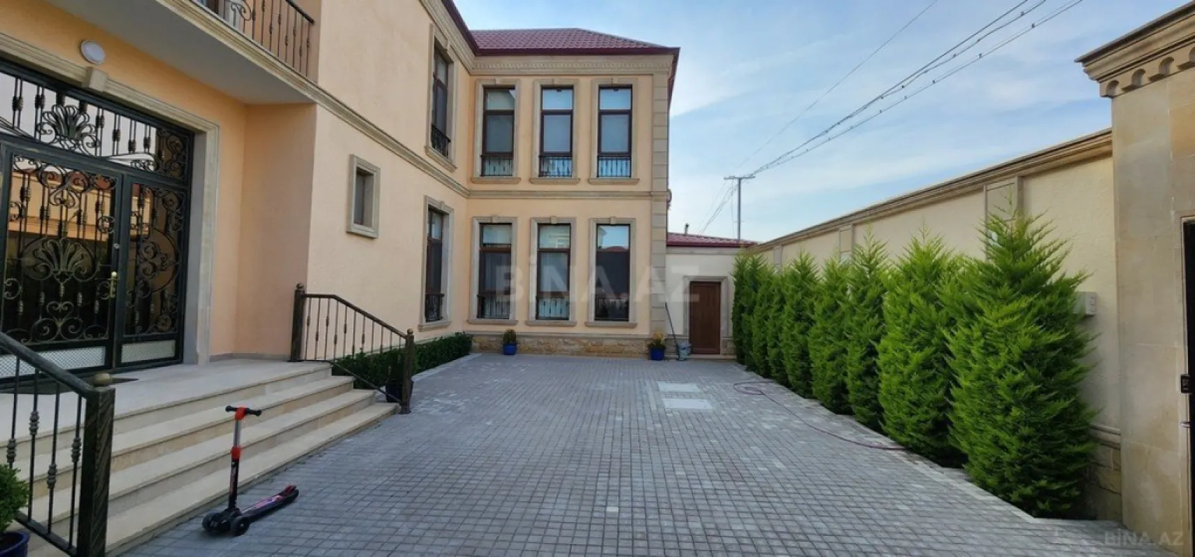 Kirayə verilir 6 otaqlı həyət evi 350 m²