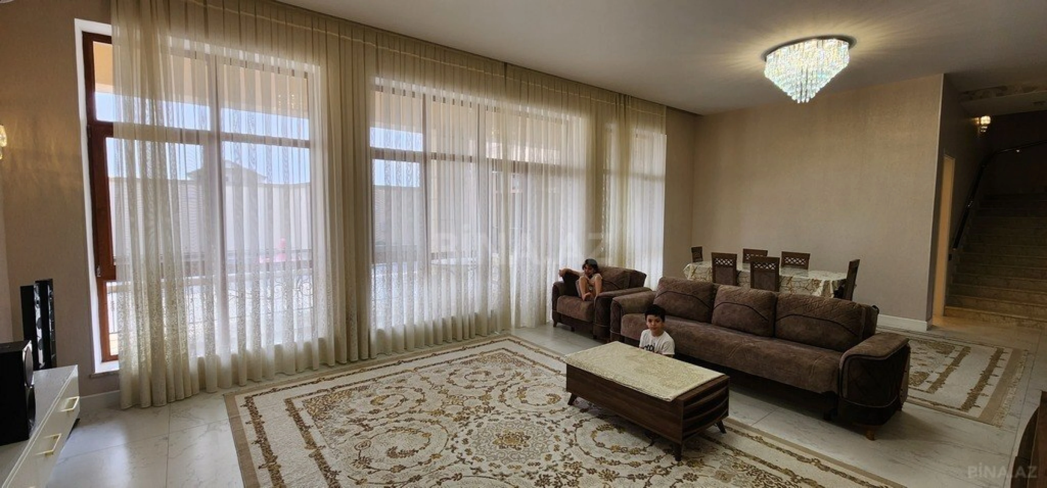 Kirayə verilir 6 otaqlı həyət evi 350 m²