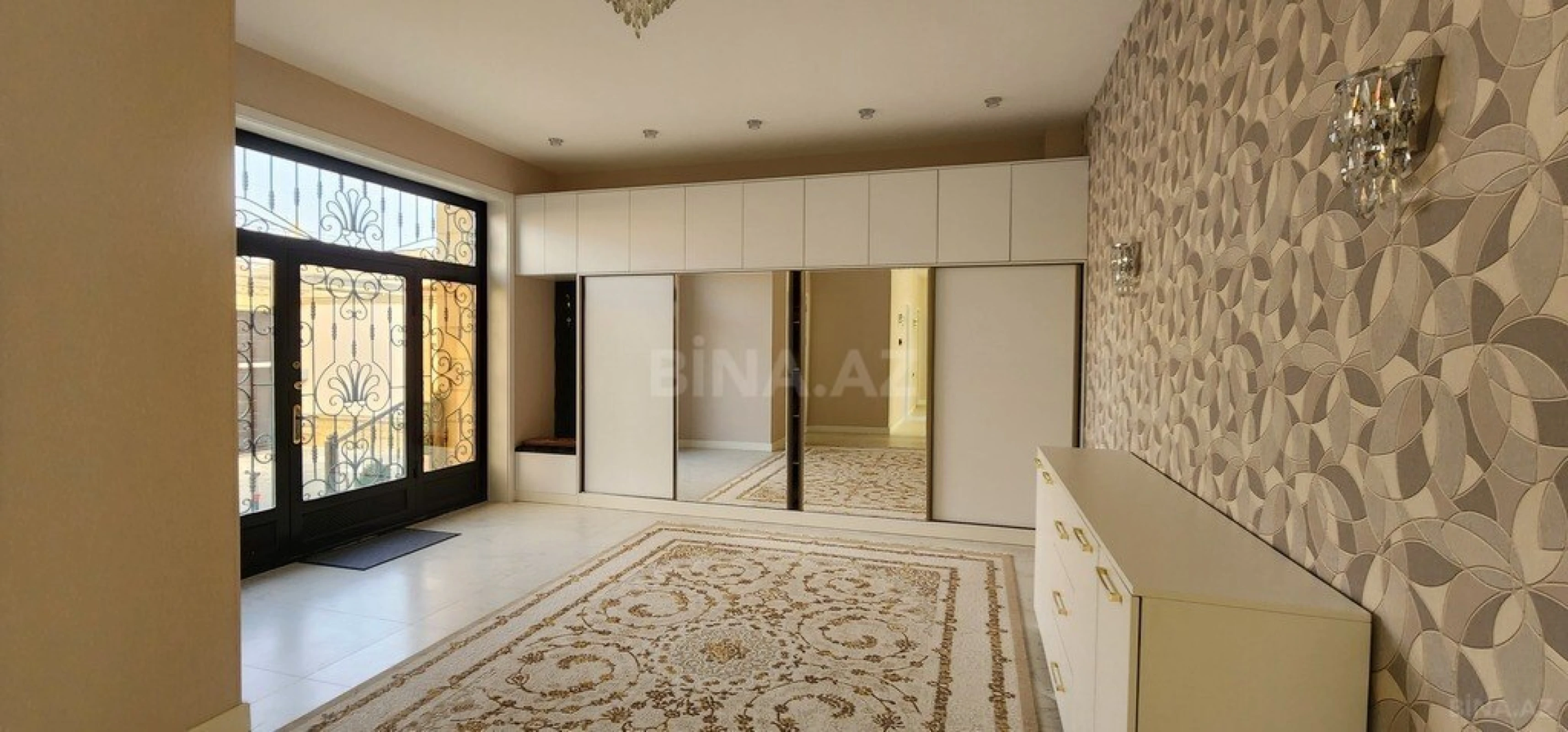 Kirayə verilir 6 otaqlı həyət evi 350 m²