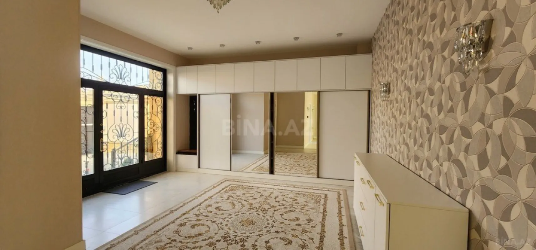 Kirayə verilir 6 otaqlı həyət evi 350 m²