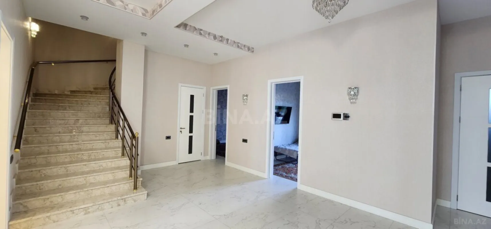 Kirayə verilir 6 otaqlı həyət evi 350 m²